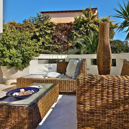 Villa In White *